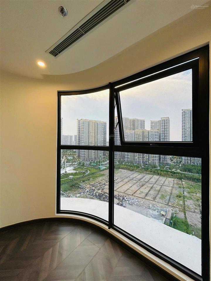 Cắt lỗ 1 tỷ  bán gấp 2pn căn góc 80m2 view nội khu, sông | sẵn hđ thuê 2 năm  giá 5,8 tỷ bao hết