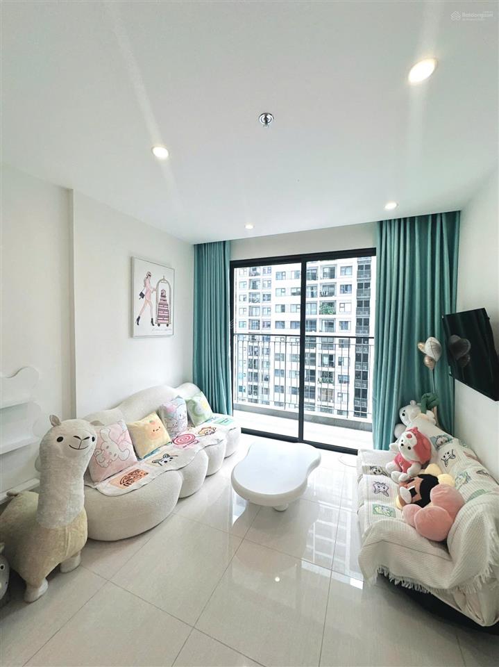 Chủ cắt lỗ 1,1 tỷ cần bán gấp 2pn2wc full nội thất đẹp giá 2,7 tỷ view ổn | sẵn hđ thuê 7,5tr/tháng