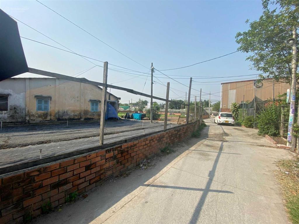 (chính chủ) bán nhà vườn hóc môn 1.300m2 (300m2 thổ cư)  13 triệu/m2