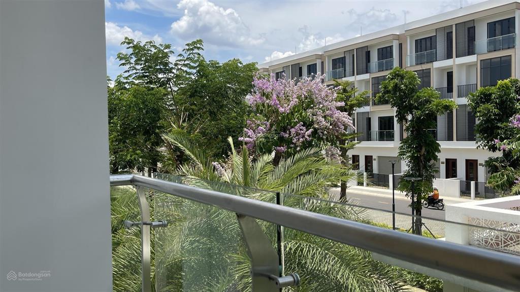Nhà phố 2 mặt view (120m2  5,450 tỷ).  0961 575 ***