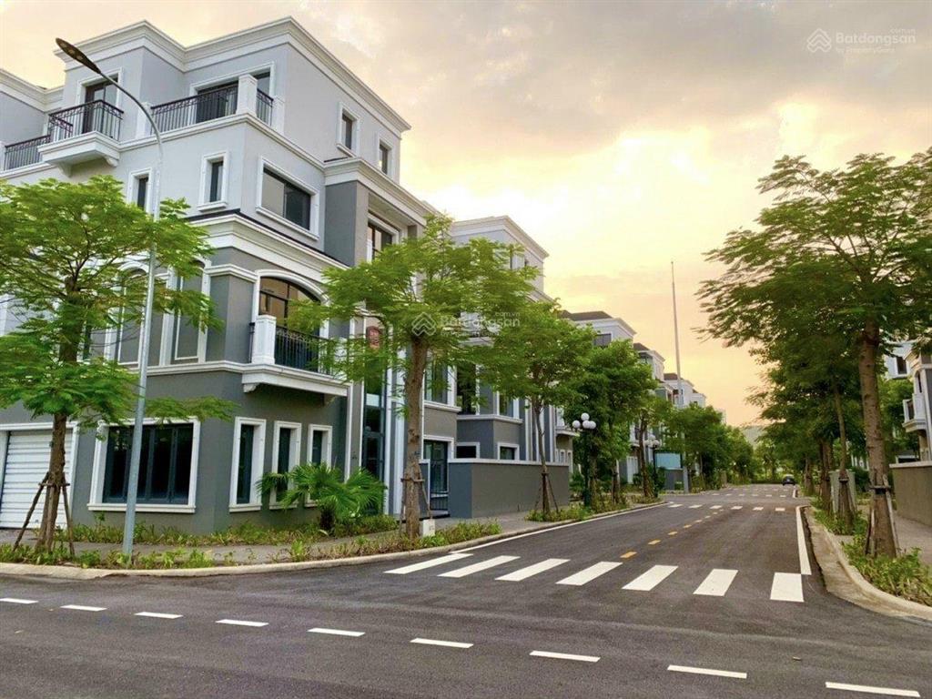 Bán lỗ giá 11 tỷ căn shophouse vip góc view hồ và biển grand bay townhouse hạ long.  0914 043 ***