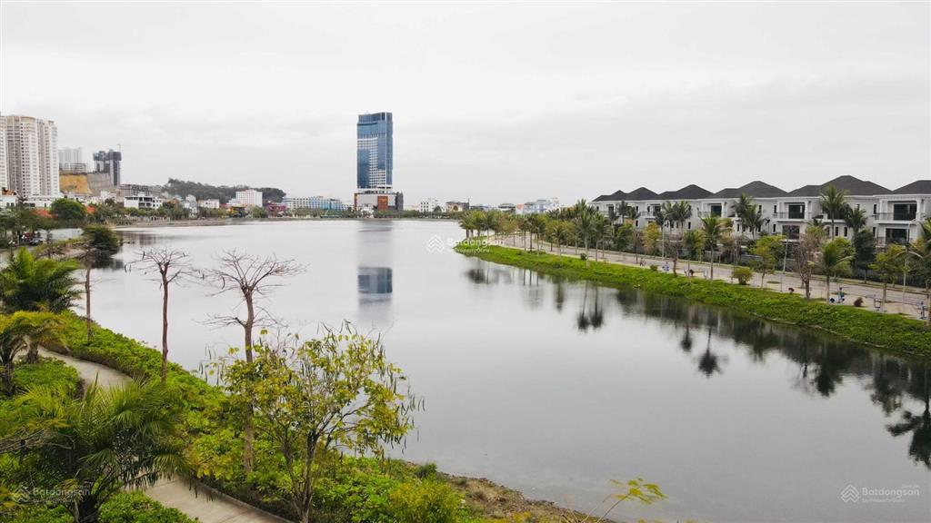 Bán lỗ giá 11 tỷ căn shophouse vip góc view hồ và biển grand bay townhouse hạ long.  0914 043 ***