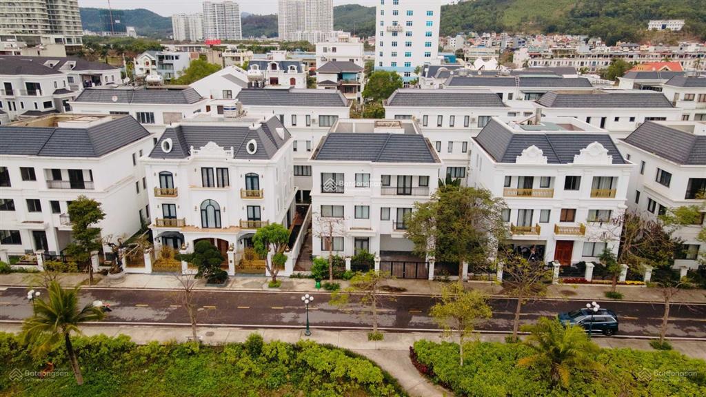 Bán lỗ 18 tỉ một cặp song lập 250m2 pearl villas biệt thự biển hạ long.  0914 043 ***