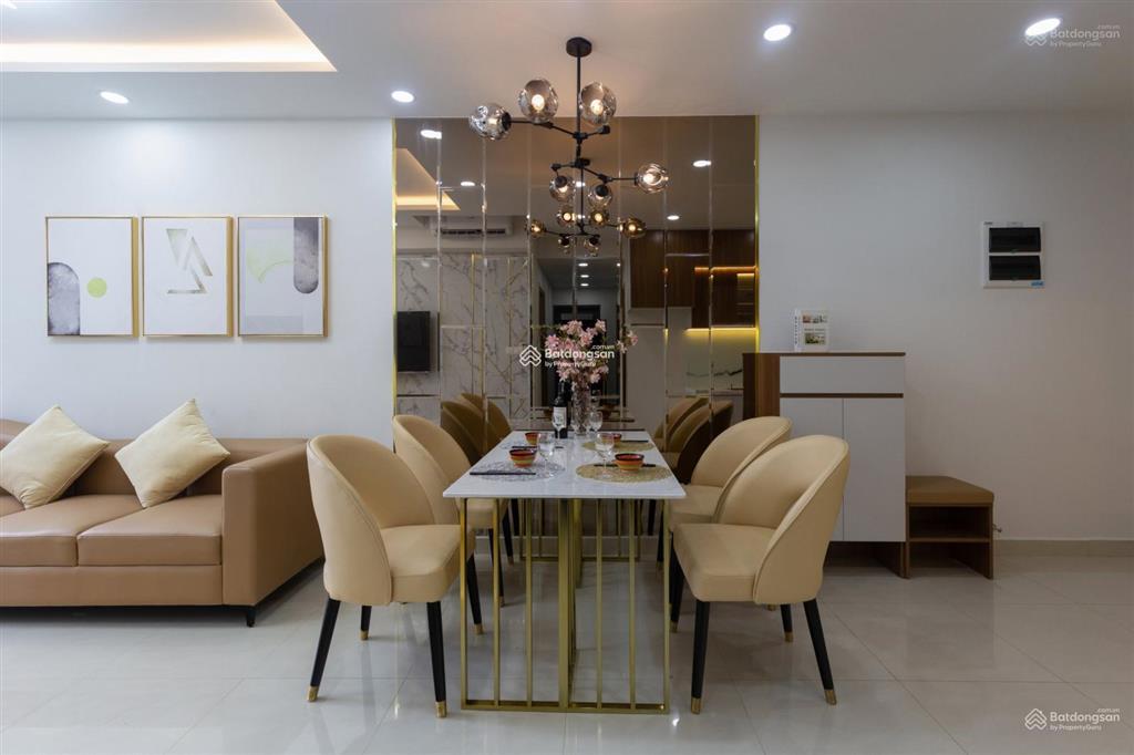 Cho thuê chung cư terra royal, quận 3, dt 60m2, 2pn, 1wc, nhà đẹp, giá 17tr,  0906 101 *** vinh