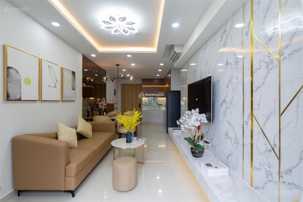 Cho thuê chung cư terra royal, quận 3, dt 60m2, 2pn, 1wc, nhà đẹp, giá 17tr,  0906 101 *** vinh