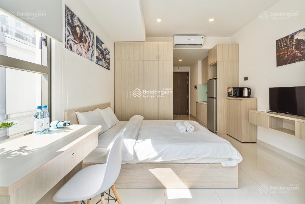 Cho thuê chung cư terra royal, quận 3, dt 60m2, 2pn, 1wc, nhà đẹp, giá 17tr,  0906 101 *** vinh