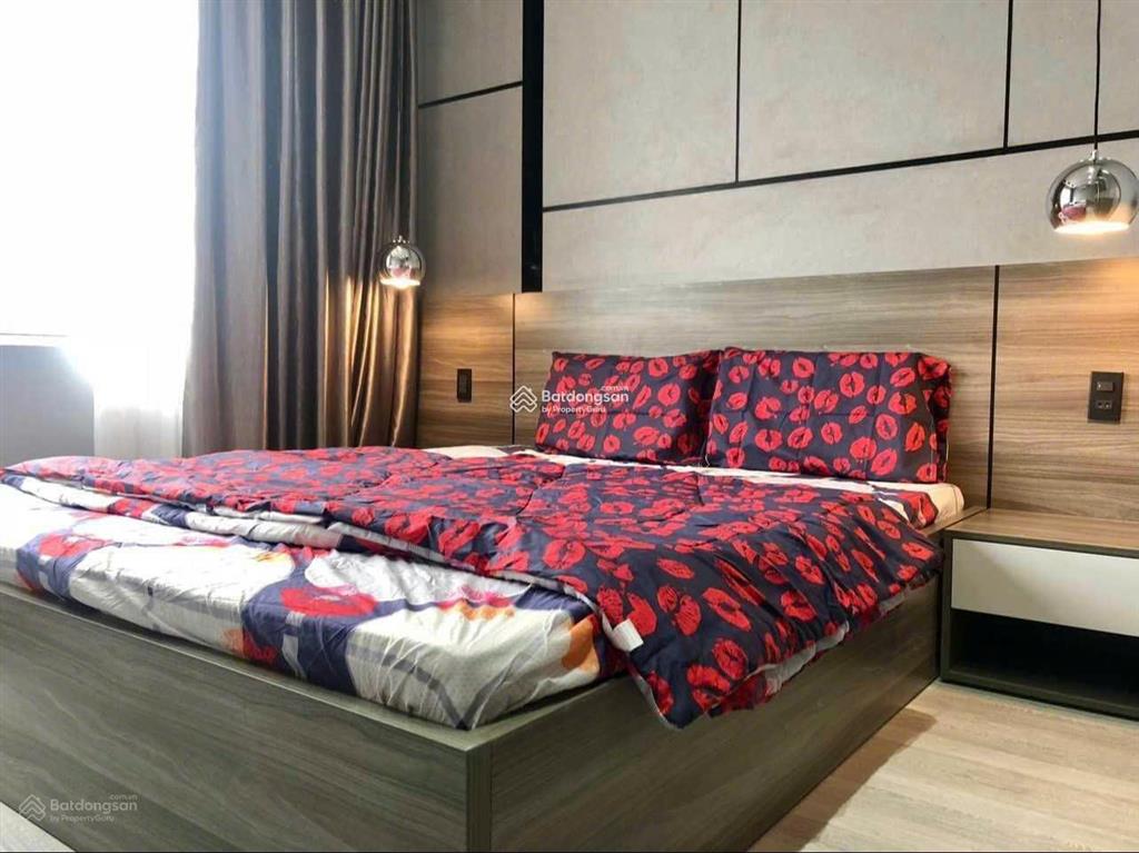 Chính chủ cho thuê gấp chcc the gold view dt 100m2, 3pn, 2wc, giá 21tr/th.  0906 101 *** vinh