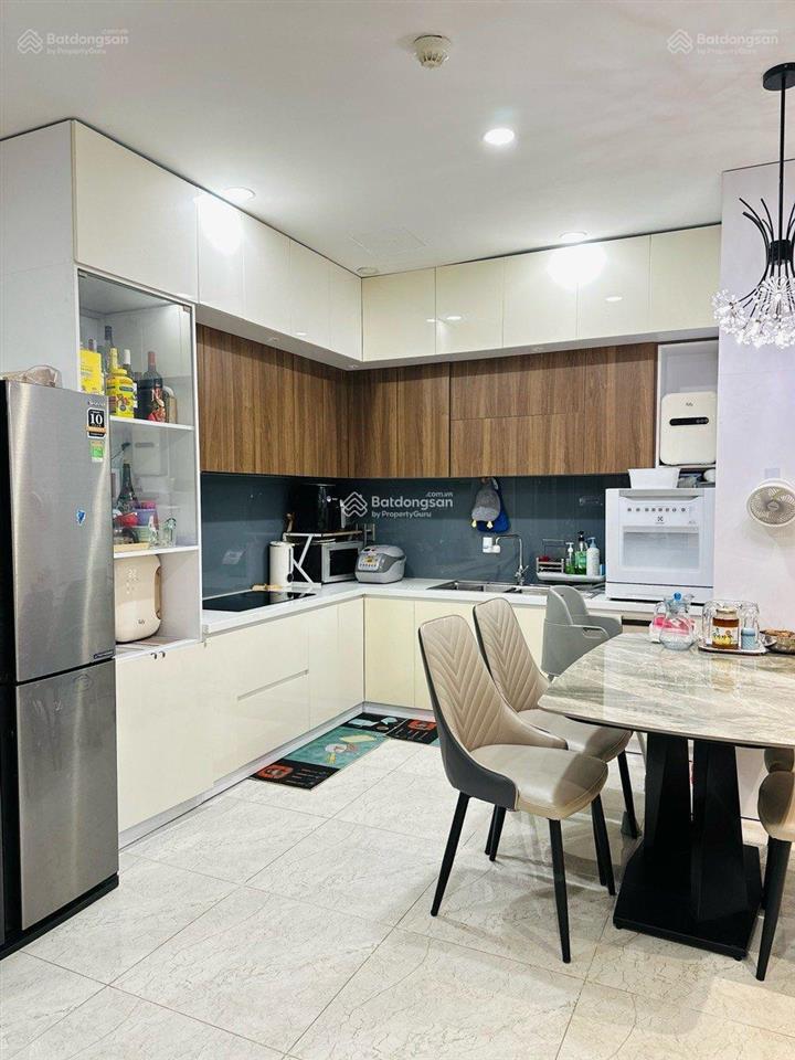 Bán chcc kingston residence  phú nhuận. dt 80m2, 2pn, 2wc. giá 6.8 tỷ.  0906 101 *** vinh