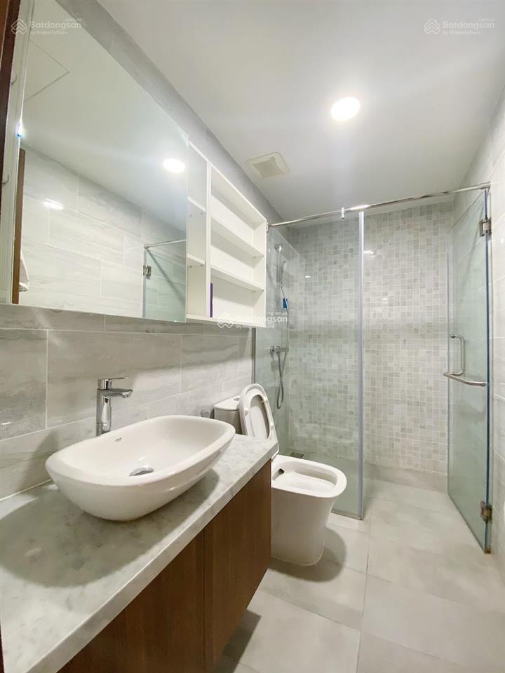 Bán chcc kingston residence  phú nhuận. dt 80m2, 2pn, 2wc. giá 6.8 tỷ.  0906 101 *** vinh