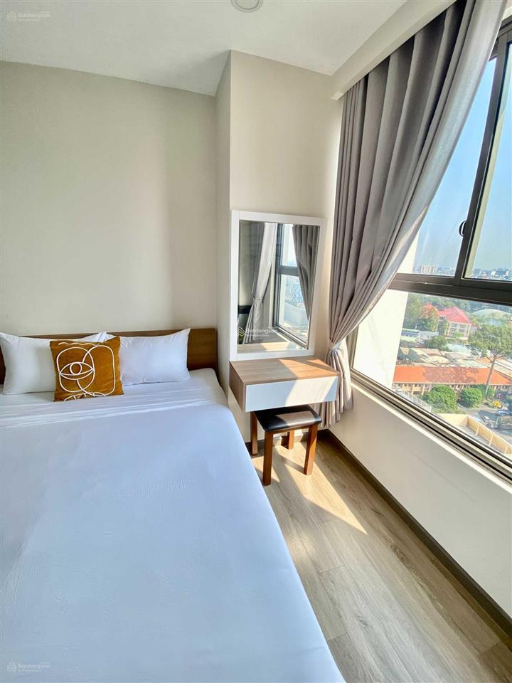 Bán chcc kingston residence  phú nhuận. dt 80m2, 2pn, 2wc. giá 6.8 tỷ.  0906 101 *** vinh