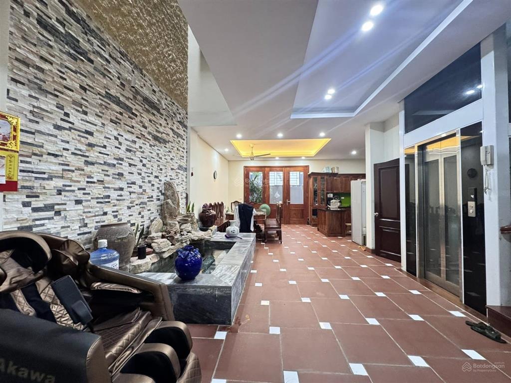 Phân lô 3 ô tô tránh nhau, vỉa hè hai bên, nhà đẹp, đón đầu cầu trần hưng đạo, tiện ích xung quanh