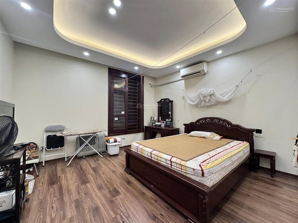 Phân lô 3 ô tô tránh nhau, vỉa hè hai bên, nhà đẹp, đón đầu cầu trần hưng đạo, tiện ích xung quanh