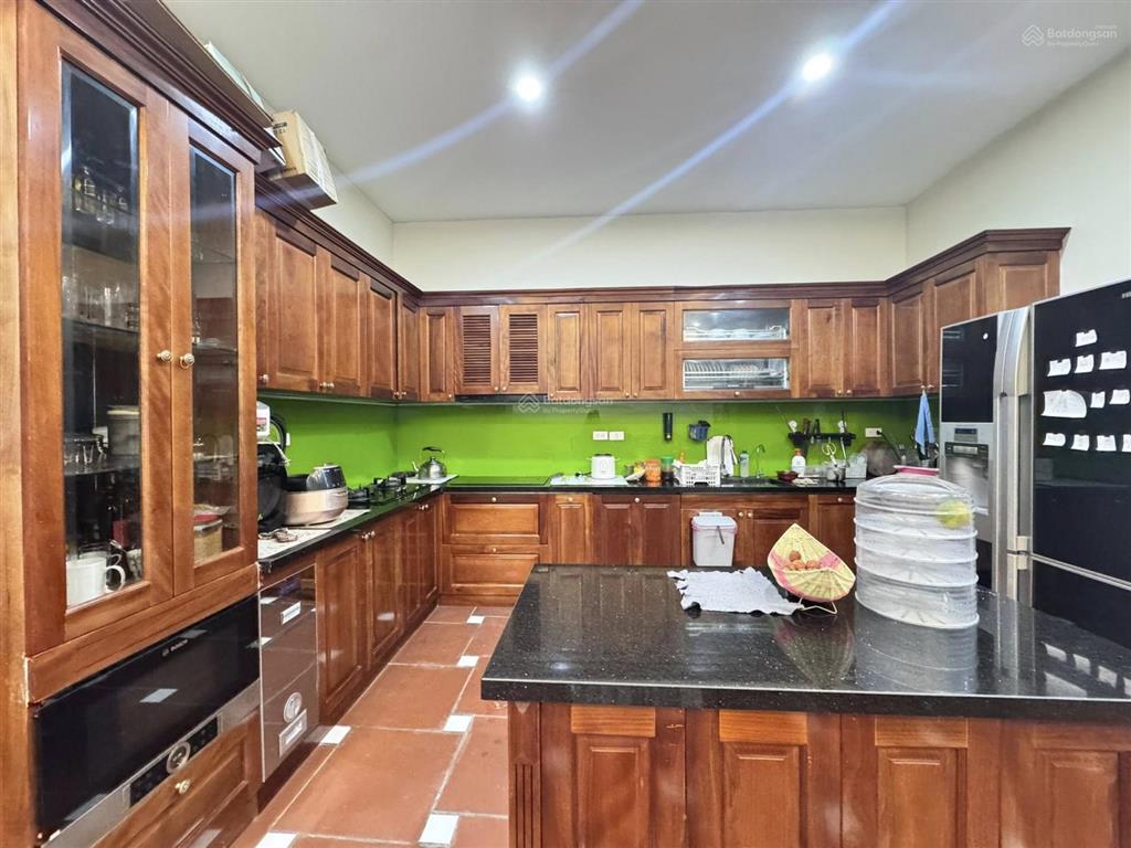 Phân lô 3 ô tô tránh nhau, vỉa hè hai bên, nhà đẹp, đón đầu cầu trần hưng đạo, tiện ích xung quanh