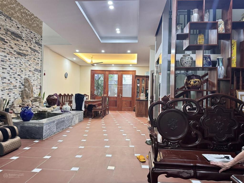 Phân lô 3 ô tô tránh nhau, vỉa hè hai bên, nhà đẹp, đón đầu cầu trần hưng đạo, tiện ích xung quanh
