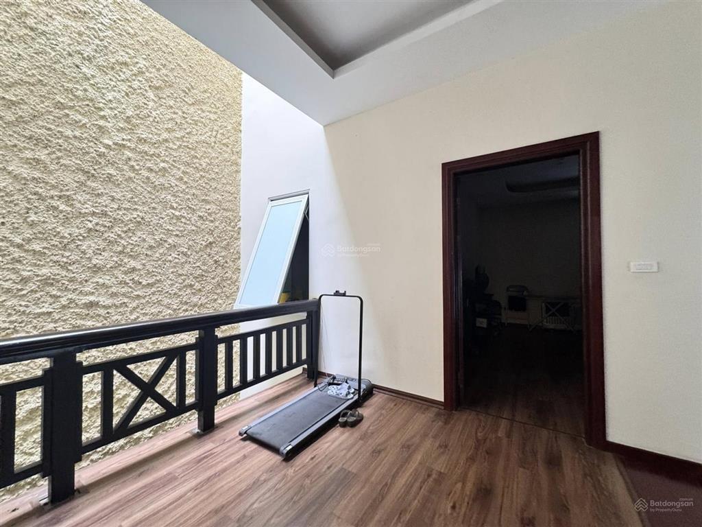 Phân lô 3 ô tô tránh nhau, vỉa hè hai bên, nhà đẹp, đón đầu cầu trần hưng đạo, tiện ích xung quanh