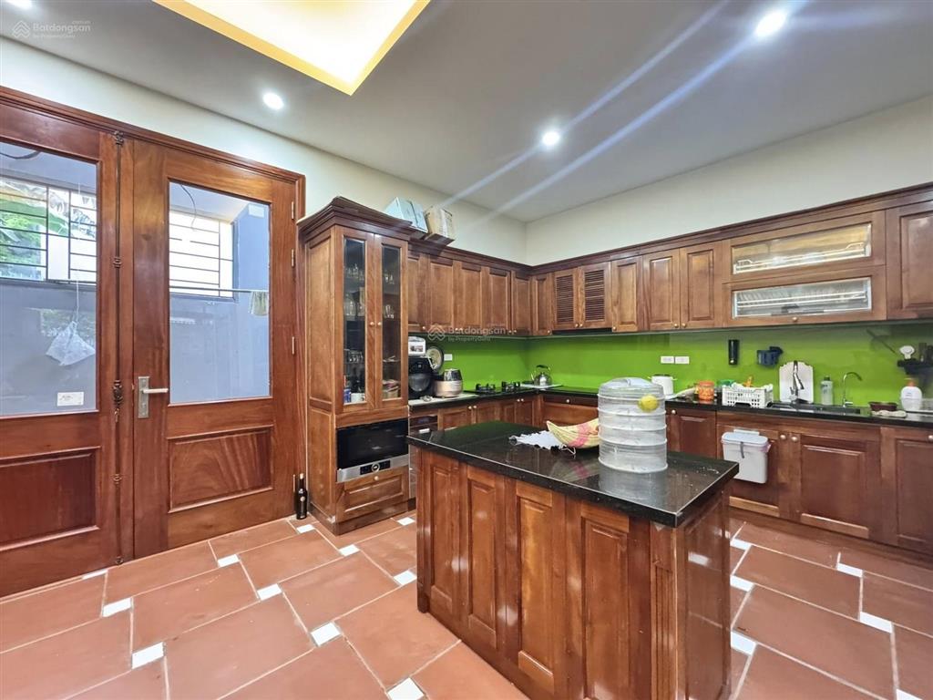Phân lô 3 ô tô tránh nhau, vỉa hè hai bên, nhà đẹp, đón đầu cầu trần hưng đạo, tiện ích xung quanh