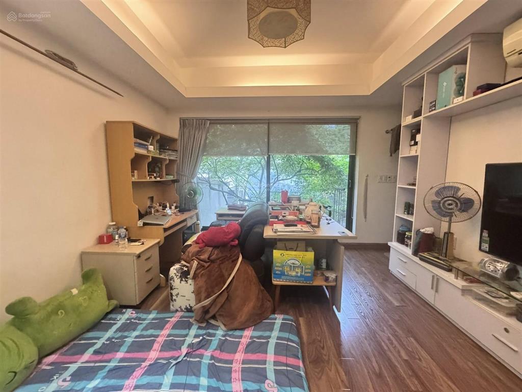 Nếu bạn đang tìm một tòa nhà mặt phố làm văn phòng, hai mặt tiền tại long biên, ib thúy nhé.