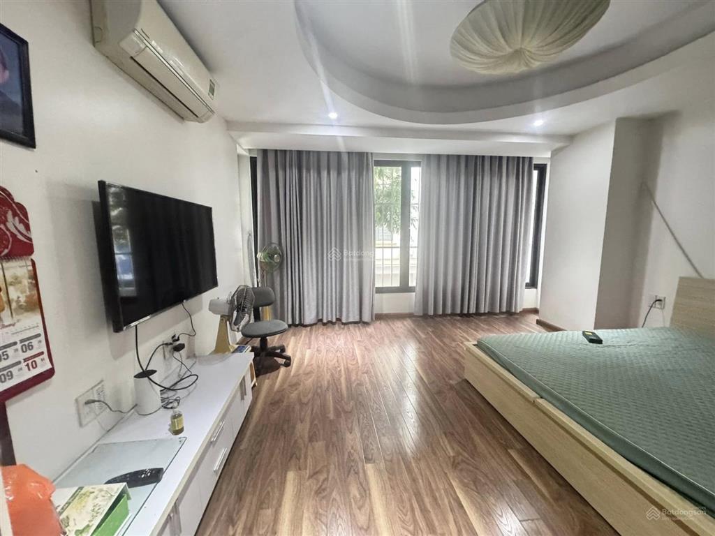 Nếu bạn đang tìm một tòa nhà mặt phố làm văn phòng, hai mặt tiền tại long biên, ib thúy nhé.