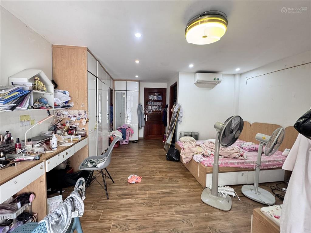 Bán nhà mặt phố ngọc lâm, 18,6 tỷ, 40m2, giá ưu đãi đẹp, kinh doanh sầm uất.