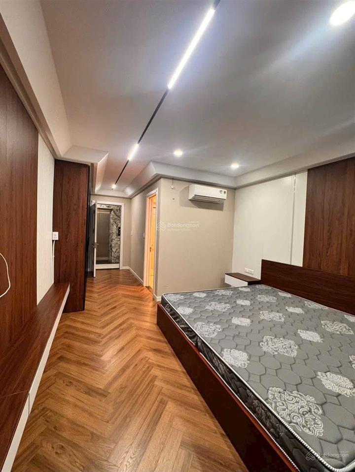 Bán nhà mặt tiền phố hồng tiến, 50m2, nhỉnh 13 tỷ, ngõ ô tô thông
