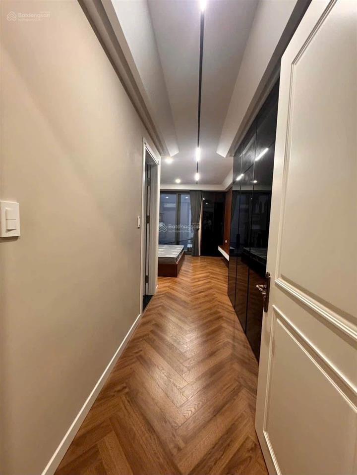 Bán nhà mặt tiền phố hồng tiến, 50m2, nhỉnh 13 tỷ, ngõ ô tô thông