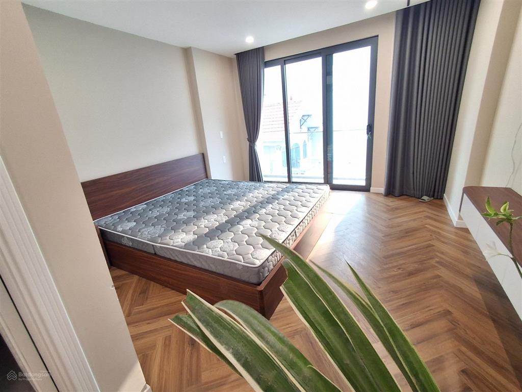 Bán nhà mặt tiền phố hồng tiến, 50m2, nhỉnh 13 tỷ, ngõ ô tô thông