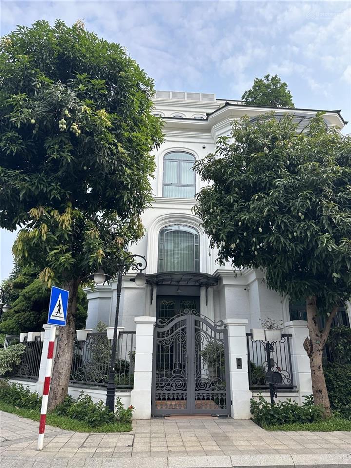 Chủ cần tiền giảm hơn 20 tỷ để bán nhanh căn biệt thự sài đồng siêu đẹp, giá đầu tư.