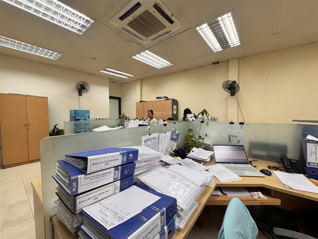 Bán toà văn phòng mặt phố thuỵ khuê, tây hồ, vị trí trung tâm, chủ cần bán nên giá cực tốt.