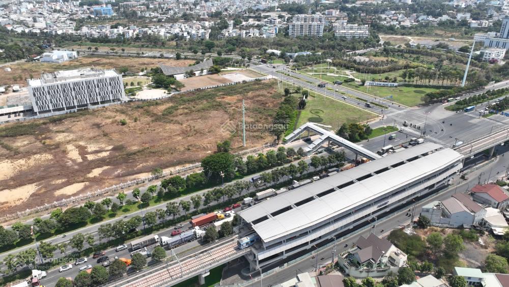 Góc 2 mặt tiền xa lộ hà nội  vành đai 2, diện tích 1600m2 vuông vức, quy hoạch cao 25 tầng
