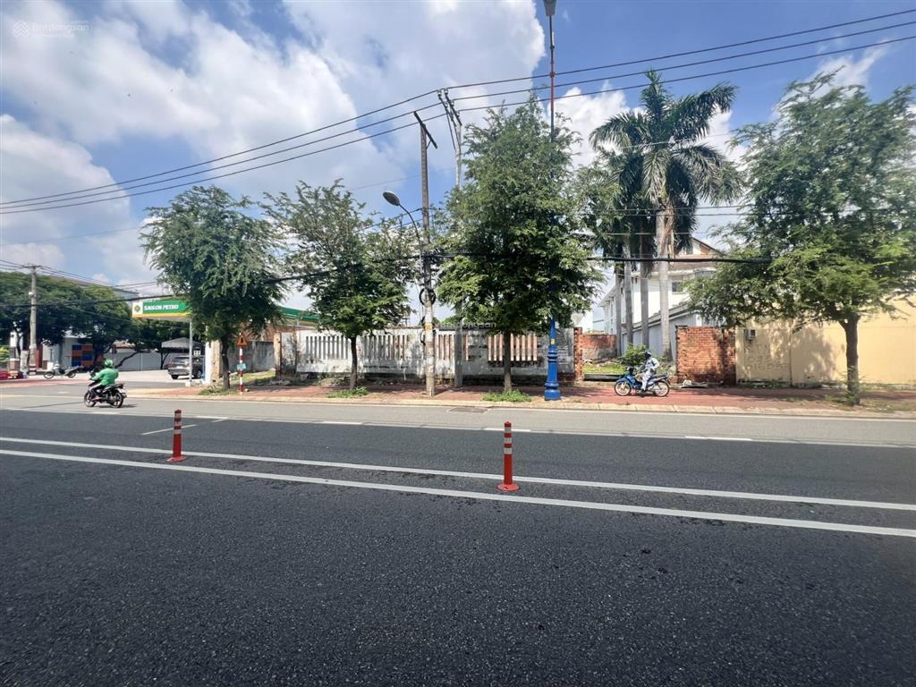 Góc 2 mặt tiền xa lộ hà nội  vành đai 2, diện tích 1600m2 vuông vức, quy hoạch cao 25 tầng