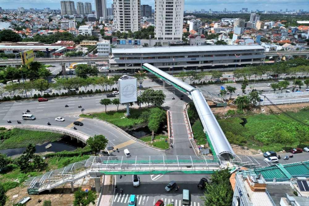 Góc 2 mặt tiền xa lộ hà nội  vành đai 2, diện tích 1600m2 vuông vức, quy hoạch cao 25 tầng