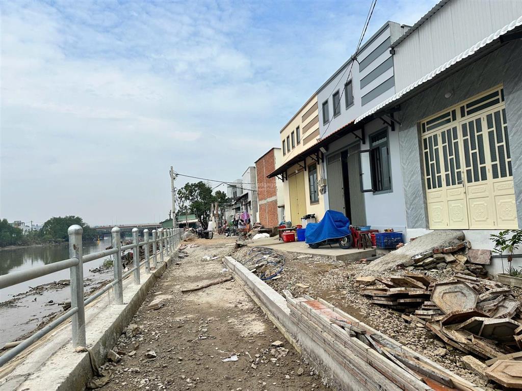 Bán nhà mặt tiền ven sông nhà bè (sổ sẵn) 6x11m giá 2,5 tỷ