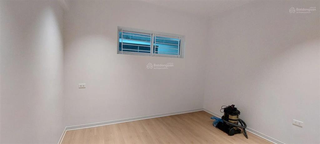 Chính chủ bán chung cư hà đông, 68 m2, 2 ngủ 2 wc, phòng khách rộng, nội thất xịn, sổ đỏ, 4.76 tỷ