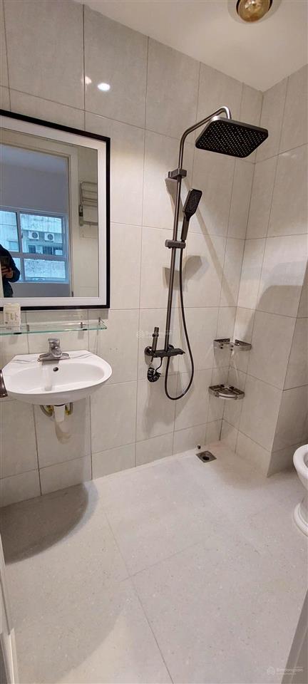 Chính chủ bán chung cư hà đông, 68 m2, 2 ngủ 2 wc, phòng khách rộng, nội thất xịn, sổ đỏ, 4.76 tỷ