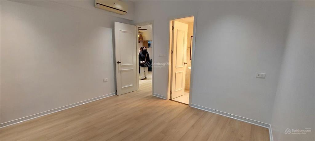 Chính chủ bán chung cư hà đông, 68 m2, 2 ngủ 2 wc, phòng khách rộng, nội thất xịn, sổ đỏ, 4.76 tỷ