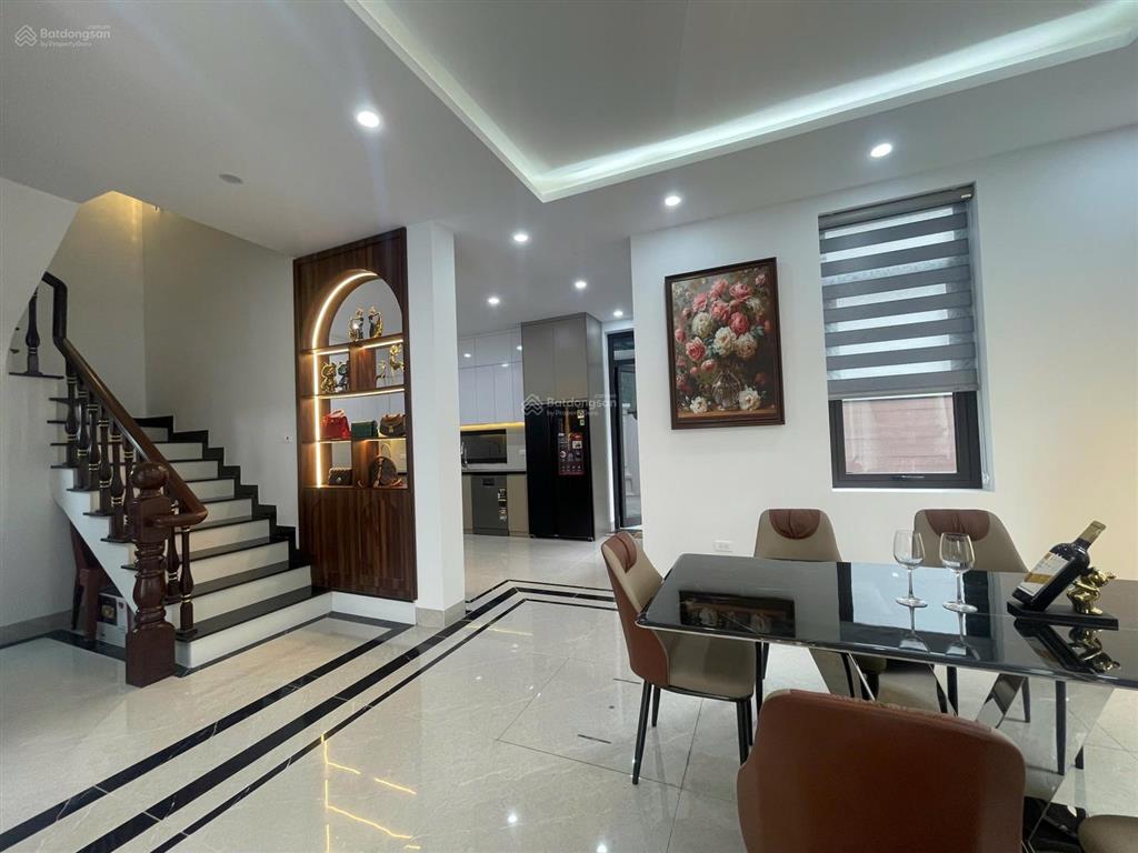 Bán gấp lô góc bt văn khê, mới hoàn thiện full nội thất 5 sao. giá chỉ 4x tỉ