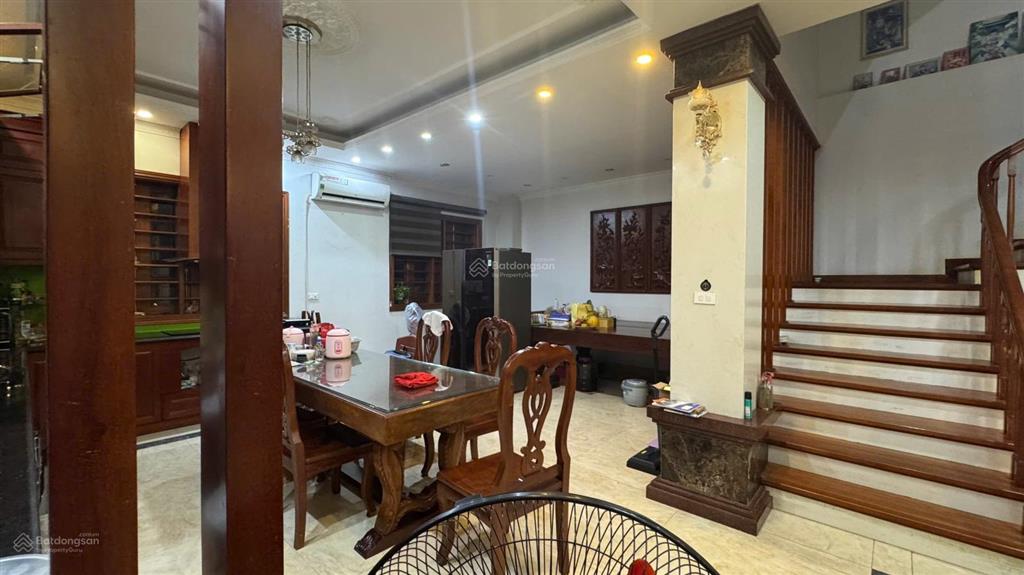 Chính chủ cho thuê biệt thự full nội thất xịn. vừa ở vừa làm văn phòng