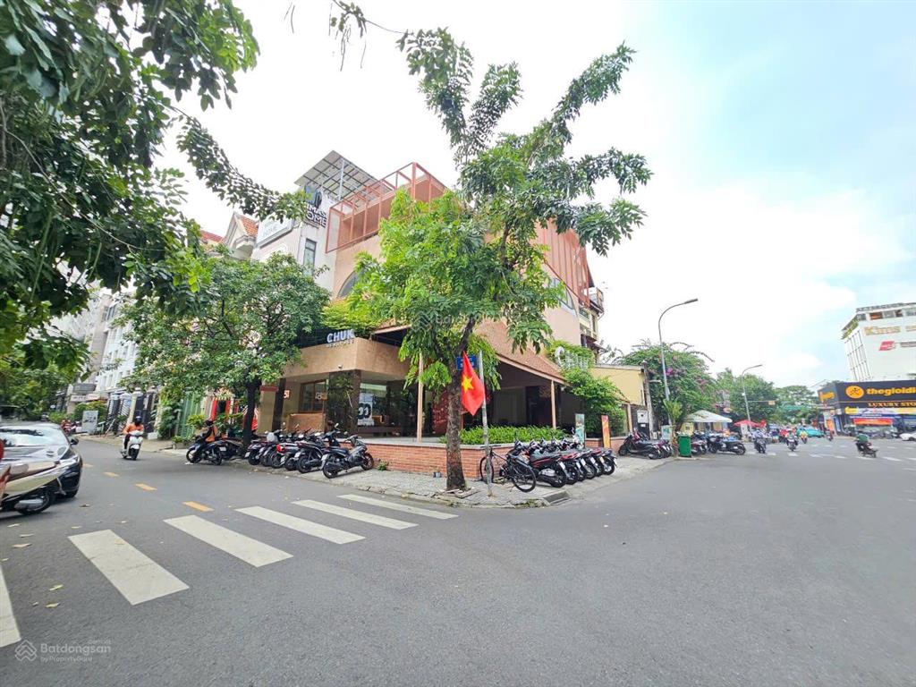 Cho thuê nhà 2 mt đường số 38, p.thảo điền, quận 2 dt 18x15m trệt 3 lầu  giá 150tr