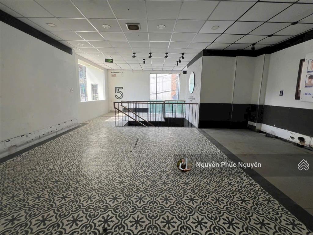 Cho thuê nhà góc 2mt đường 3/2, phường 12, quận 10 diện tích 5x18m trệt 1 lầu giá 90tr