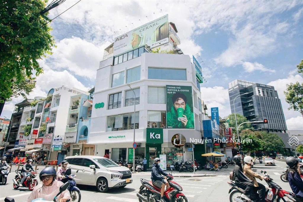 Cho thuê nhà góc 2mt 236a đinh tiên hoàng, p.đa kao, q1 dt 14x6m trệt 3 lầu giá 130tr