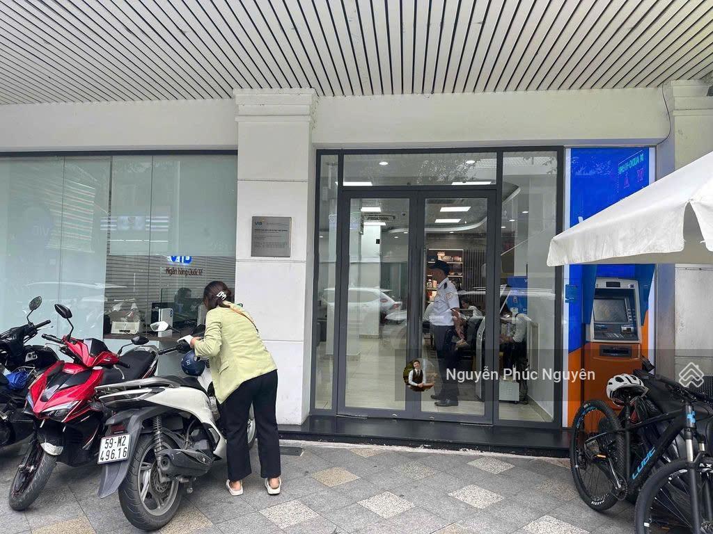 Cho thuê nhà mt huỳnh thúc kháng, phường bến nghé, quận 1 dt 8.2x14m trệt 4 lầu suốt giá 250 triệu
