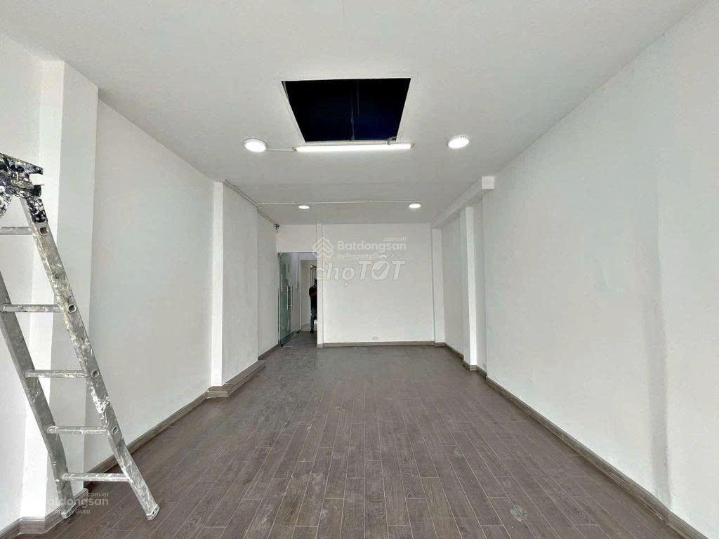 Cho thuê nhà mặt tiền trần quang diệu, p.14, quận 3, dt 5x18m gồm trệt 1 gác lửng, giá chỉ 45tr