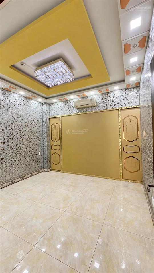 Cho thuê nhà mt 59 an dương vương, phường 8, quận 5  dt 4.3x20m  trệt 3 lầu st  giá 75 triệu