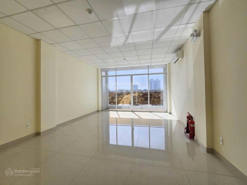 Cho thuê tòa nhà 132a nguyễn trãi, phường 3, quận 5 dt 5x22m hầm 7 lầu st giá 130 triệu