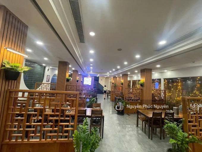 Cho thuê nhà mt mạc đĩnh chi, phường đa kao, quận 1  dt 13x38m  trệt 2 lầu  giá 330 triệu