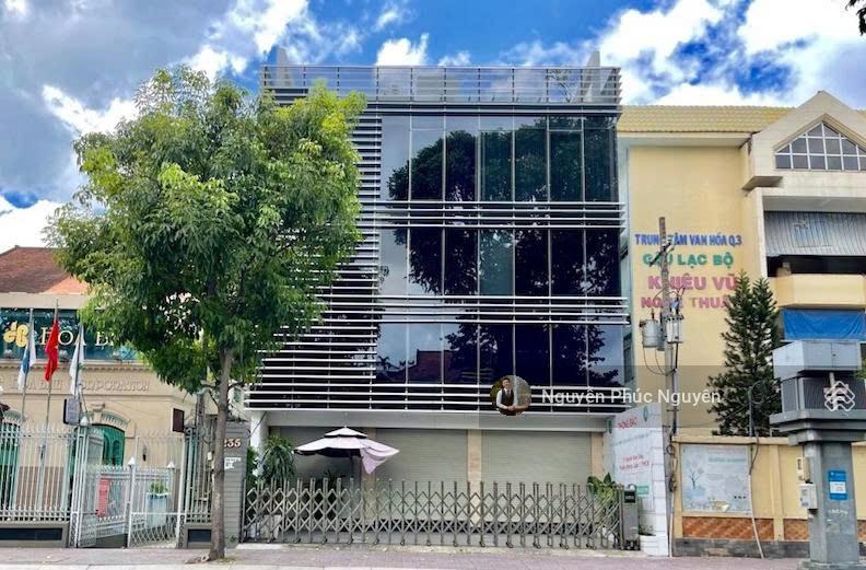 Cho thuê nhà mt võ thị sáu, phường võ thị sáu, quận 3  dt 12x15m  trệt 4 lầu st  giá 150 triệu