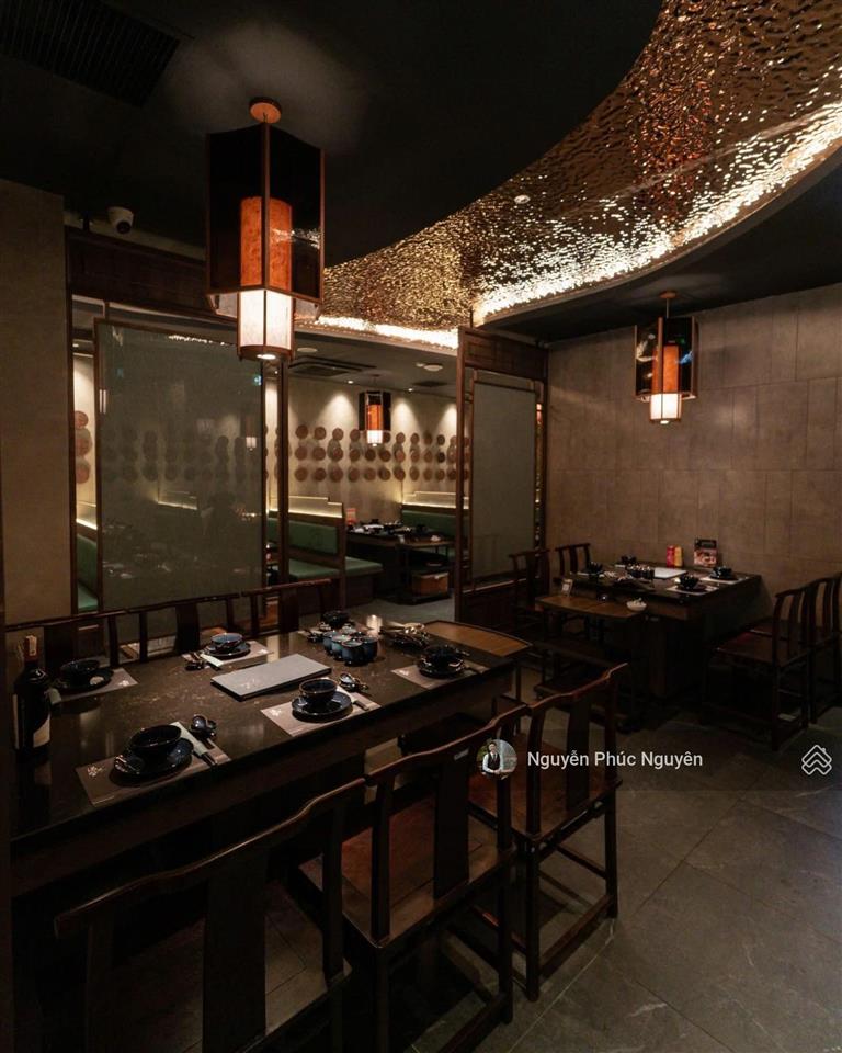 Cho thuê nhà mt 6 lê quý đôn, phường võ thị sáu, quận 3 dt 10x30m trệt 2 lầu giá 299 triệu