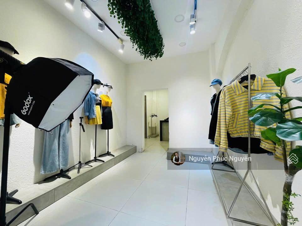 Cho thuê mặt bằng 85a nguyễn gia trí, p. 25, q. bình thạnh dt 8x25m nở hậu 12m giá 120 triệu