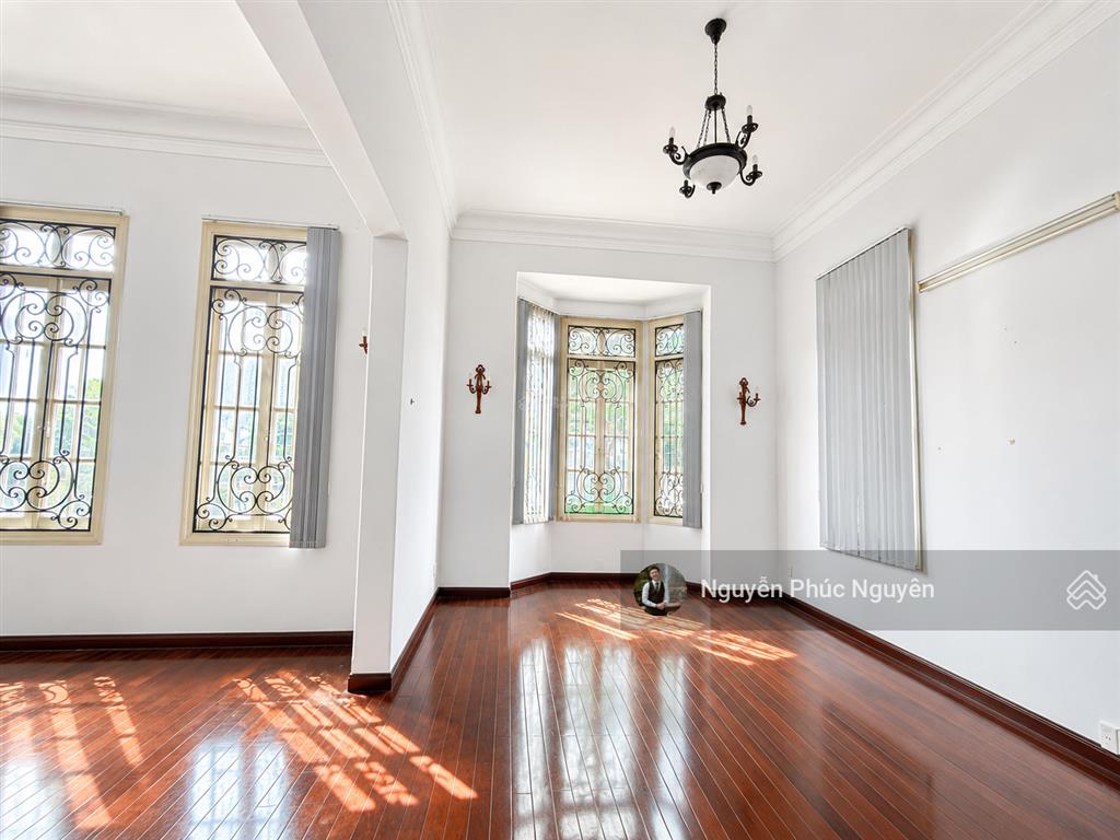 Cho thuê biệt thự 56a ngô quang huy, thảo điền, q2 dt 650m² hồ bơi giá 180 triệu