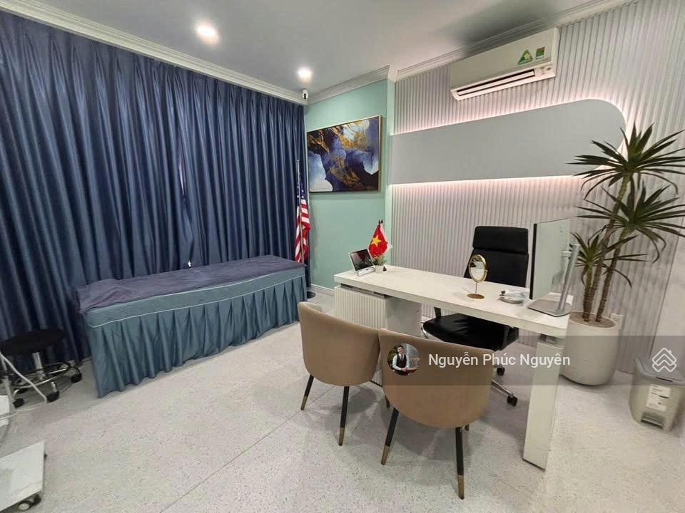 Cho thuê tòa nhà 2mt đường 3/2, p.11, q.10 hầm 5 lầu tm giá 150 triệu